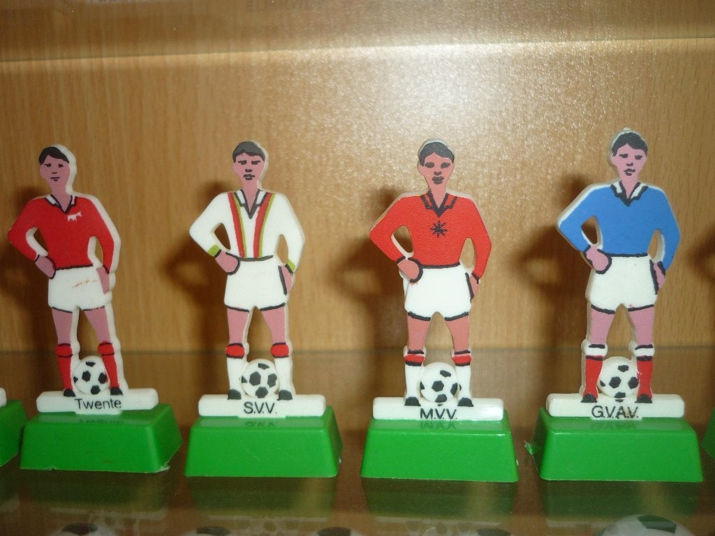 Voetbal poppetjes gevraagd van de SRV serie., Verzamelen, Ophalen of Verzenden, Gebruikt, Overige binnenlandse clubs, Beeldje of Poppetje