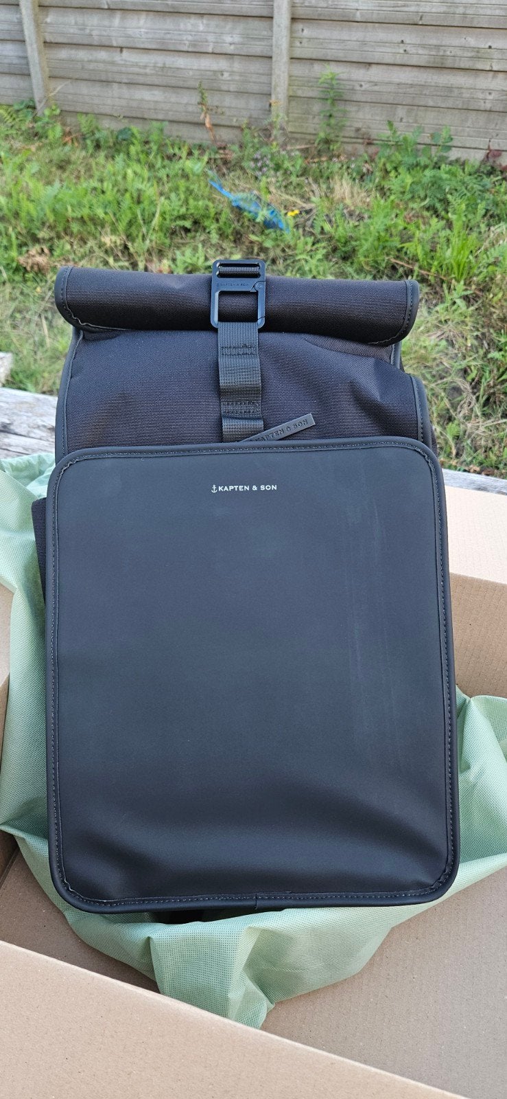 Kapten & Son Lund Pro All Black rugzak - Nieuw, Sieraden, Tassen en Uiterlijk, Tassen | Rugtassen, 25 tot 40 cm, Nieuw, Ophalen of Verzenden