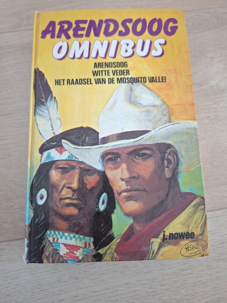 Arendsoog Omnibus, Ophalen of Verzenden, Gelezen, J. Nowee, Fictie