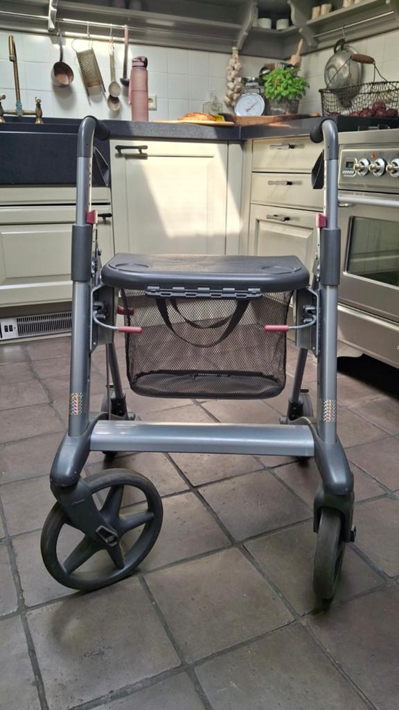 Goede, stevige rollator., Diversen, Ophalen of Verzenden, Gebruikt