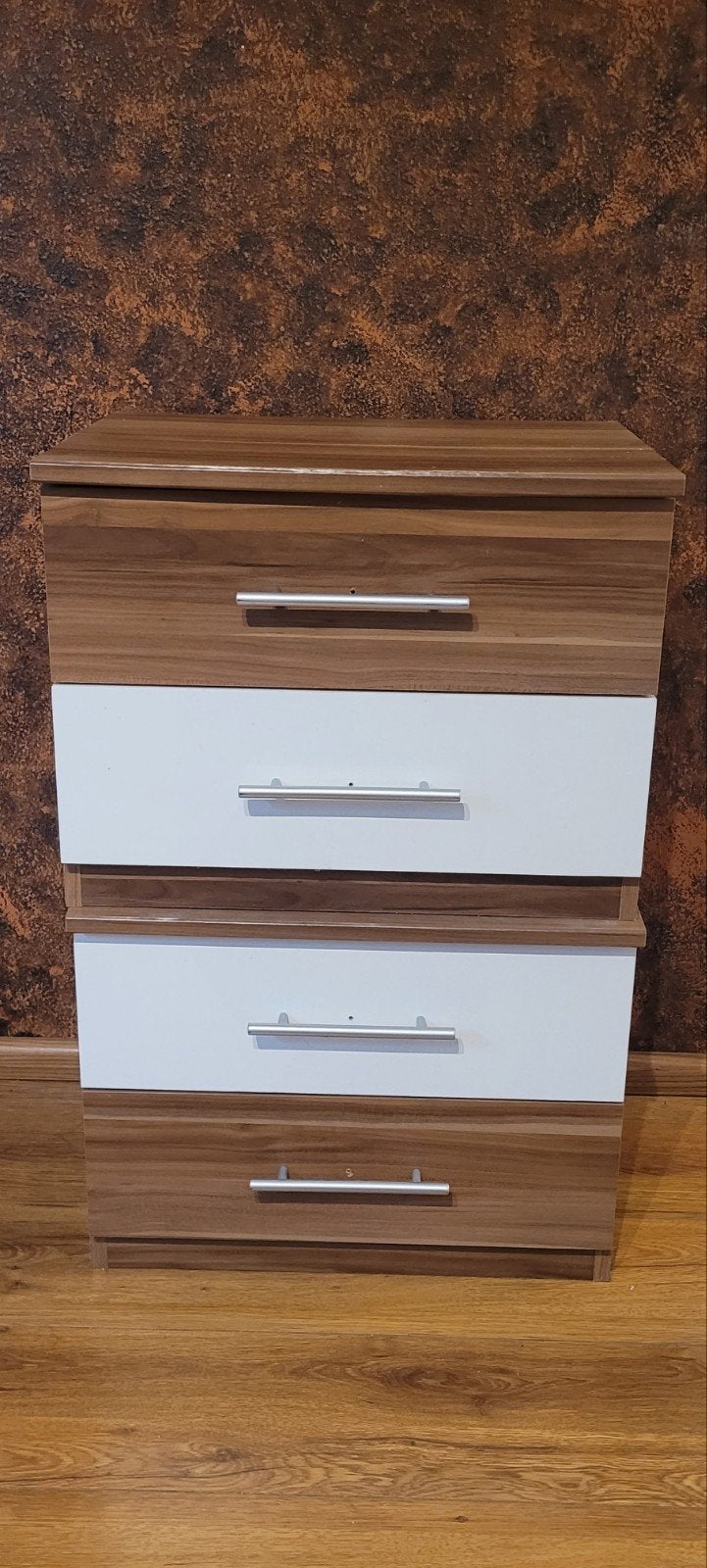 2 Nachtkasjes- Bruin en Wit, Huis en Inrichting, Ophalen, Minder dan 50 cm, Gebruikt, 1 of 2 laden