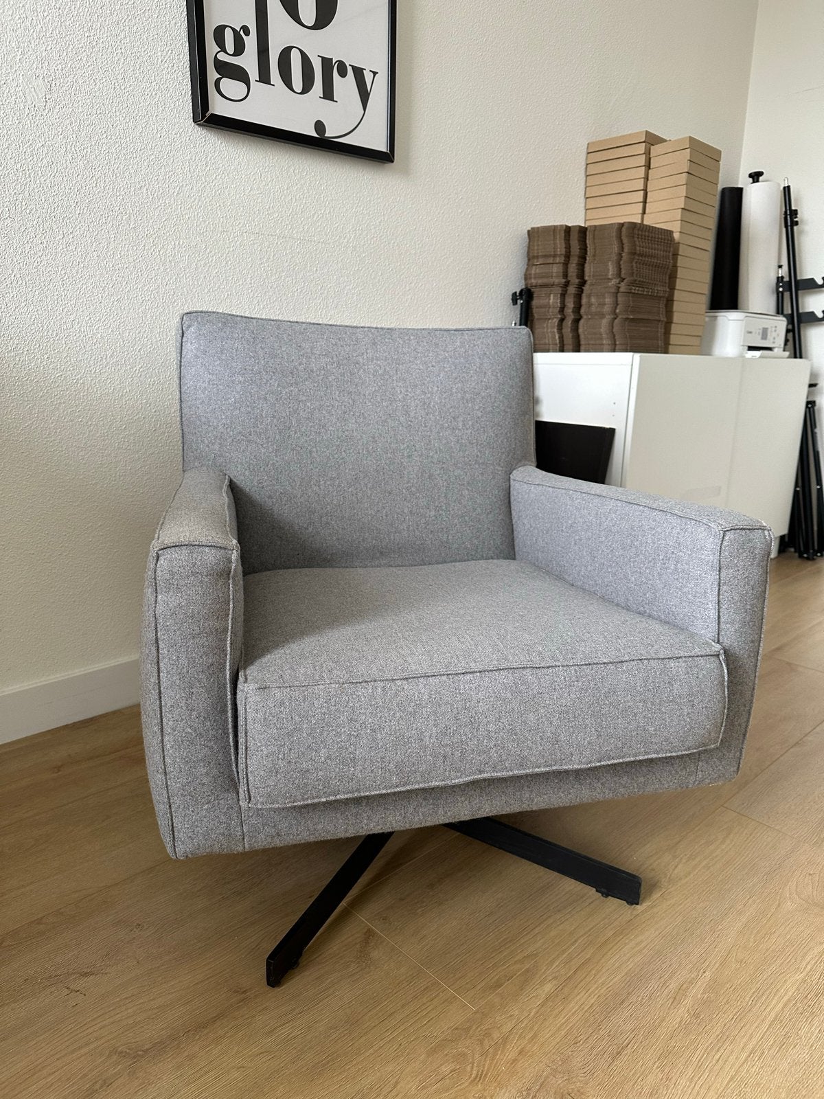 Grijze fauteuil met draaivoet, Ophalen, Zo goed als nieuw, Stof, 75 tot 100 cm
