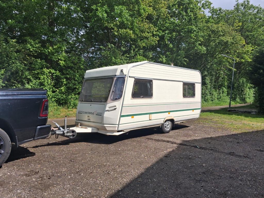 Chateau caravan te koop inclusief voortent en mover, Chateau, Rondzit, Omvormbare zithoek, Bedrijf