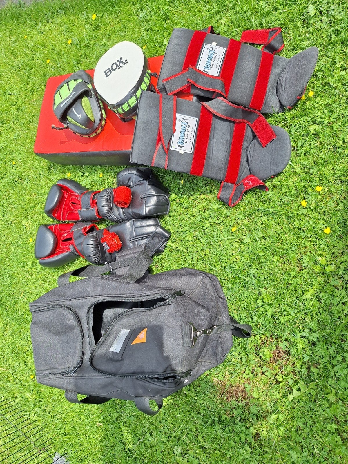 Complete Kickboks Set: Trappisten, Bokshandschoenen, Scheenb, Ophalen of Verzenden, Gebruikt, Bokshandschoenen
