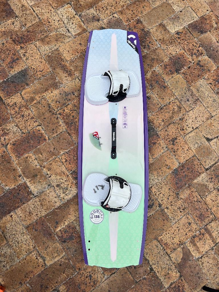 Reedin Goodday kite board, Watersport en Boten, Kitesurfen, Twintip, Kiteboard, Ophalen of Verzenden, Zo goed als nieuw