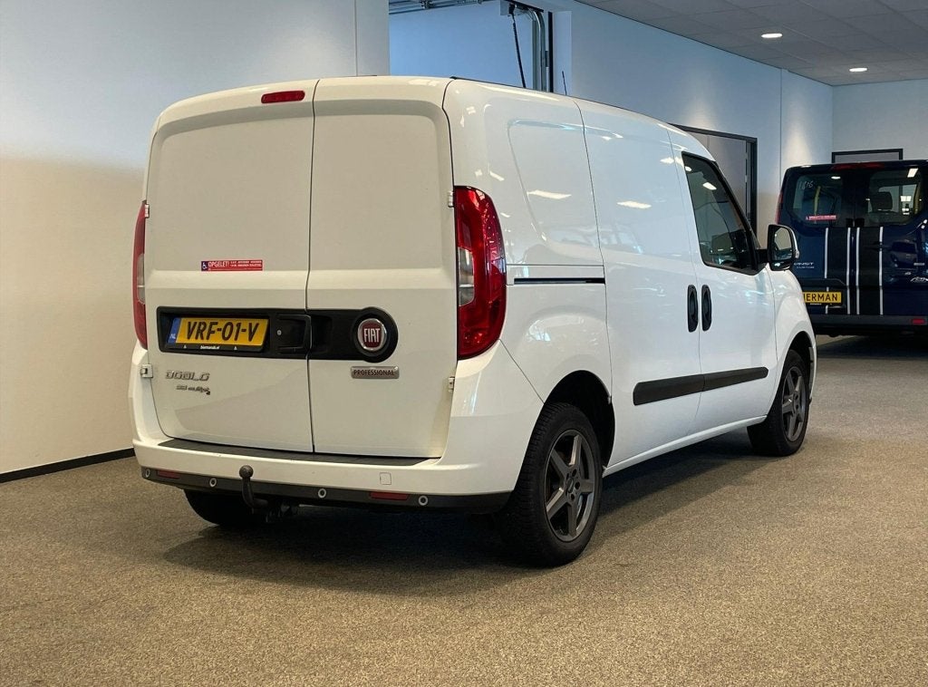 Fiat Doblò 1.2D 70KW (bj 2017), Auto's, Fiat, Stof, Gebruikt, Wit, Geïmporteerd