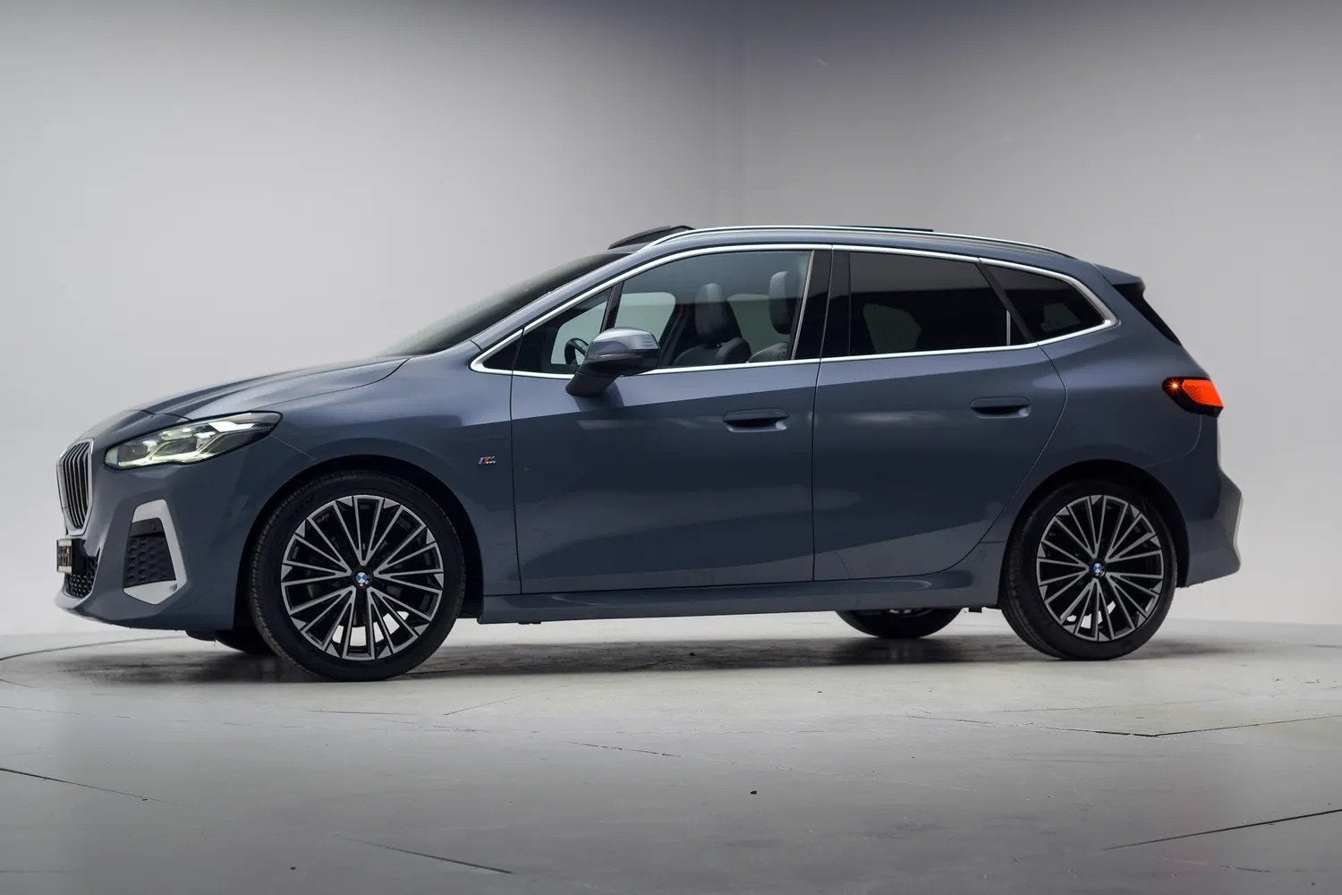 BMW 2 Serie Active Tourer 218i M Sport Aut. [ Pano Leder HUD, Auto's, 136 pk, Gebruikt, 1445 kg, Leder
