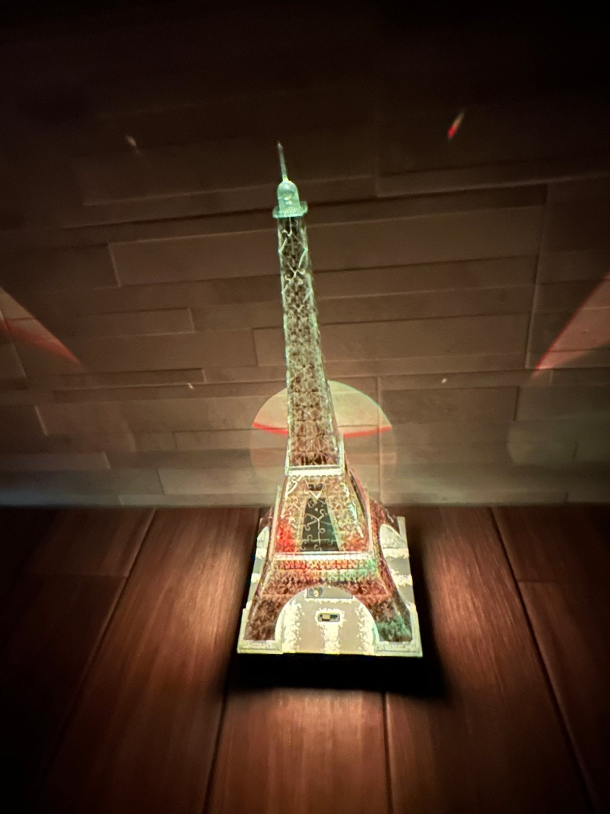 3D puzzel Eiffeltoren Ravensburger Night Edition LED, Ophalen of Verzenden, Minder dan 500 stukjes, Zo goed als nieuw, Rubik's of 3D-puzzel