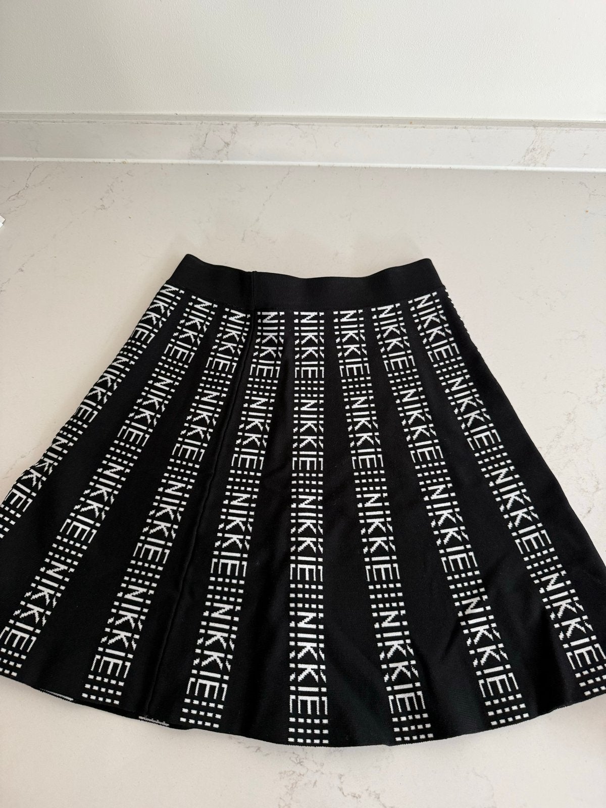 Nikkie rok zwart wit maat 32, Zwart, Ophalen of Verzenden, Zo goed als nieuw, Maat 34 (XS) of kleiner