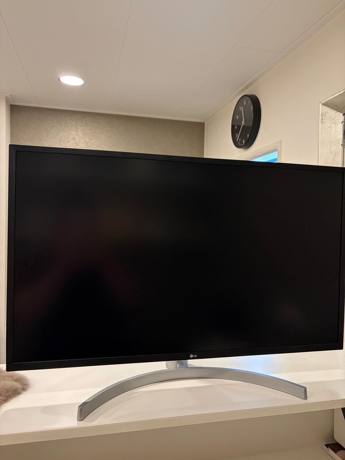 Foto 2 van LG Monitor 4K 31.5 inch