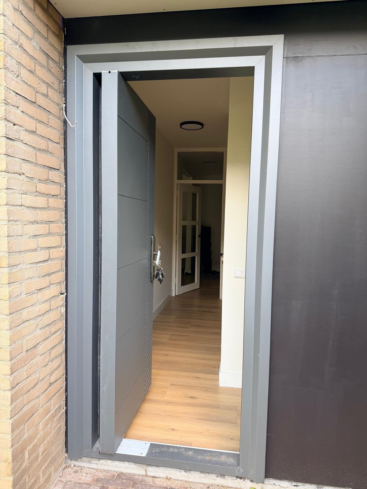 Voordeur te koop, Doe-het-zelf en Verbouw, 75 tot 150 cm, Deurkozijn, Ophalen of Verzenden, Zo goed als nieuw
