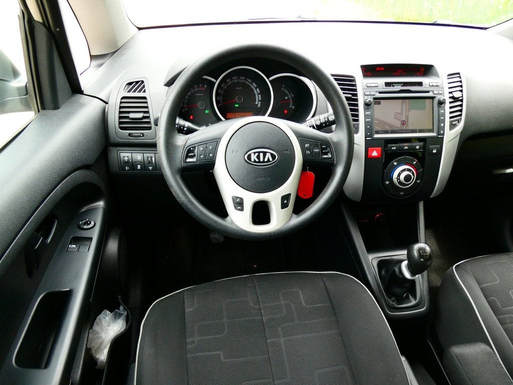 Kia Venga 1.4 CVVT Airco Cruise Navi Trekhaak 1300kg. Hoge i, Voorwielaandrijving, Euro 5, Stof, Gebruikt