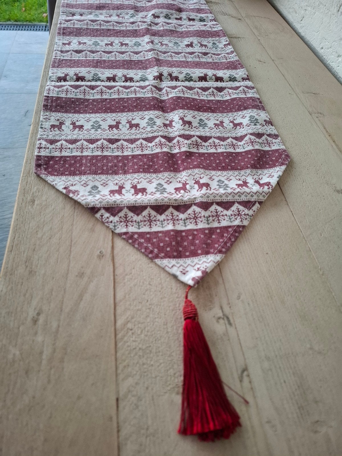 Kerst / winter textiel tafelloper. Rood / wit. 174 cm., Diversen, Ophalen of Verzenden, Zo goed als nieuw