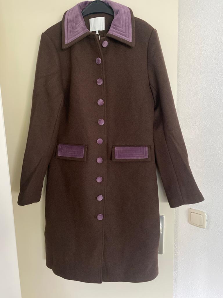 Nieuwe NA-KD jas maat 36, Kleding | Dames, Ophalen of Verzenden, Nieuw, Maat 36 (S), Bruin