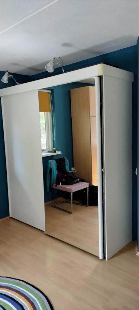 Witte dubbele kledingkast met spiegel en verlichting, Huis en Inrichting, Kasten | Kledingkasten, Overige materialen, Met deur(en)