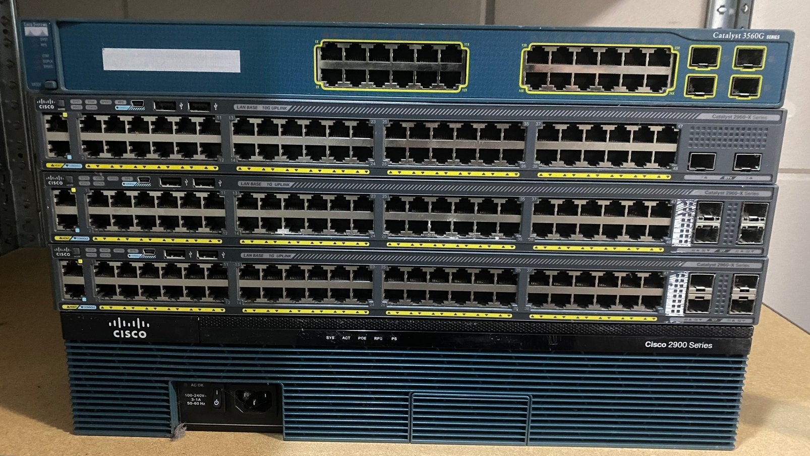 Cisco Network Equipment – Switches & Router, Ophalen, Gebruikt