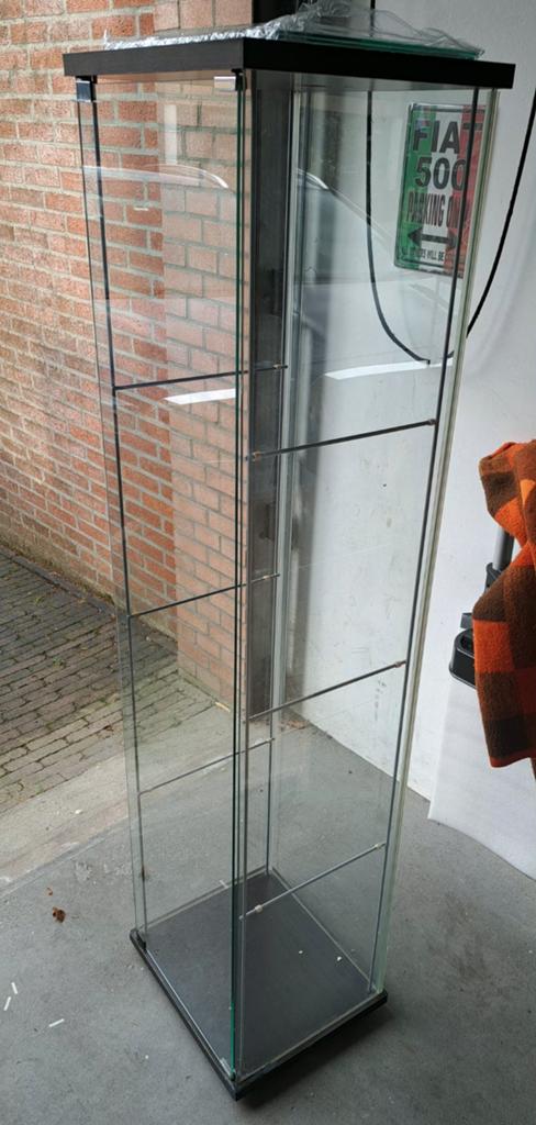 Glazen vitrinekast met 3 plankjes, Huis en Inrichting, Kasten | Vitrinekasten, Ophalen, Gebruikt, Glas, 50 tot 100 cm