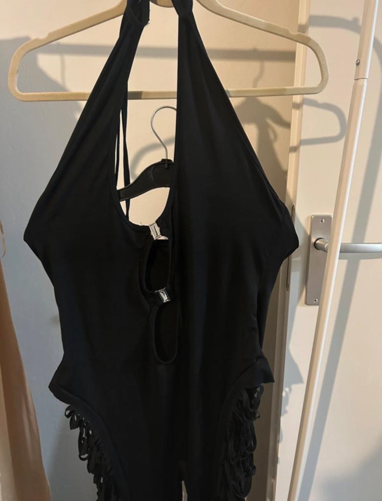 Zwart Badpak met Cut-outs en Franjes, Ophalen of Verzenden, Zo goed als nieuw, Zwart, Badpak