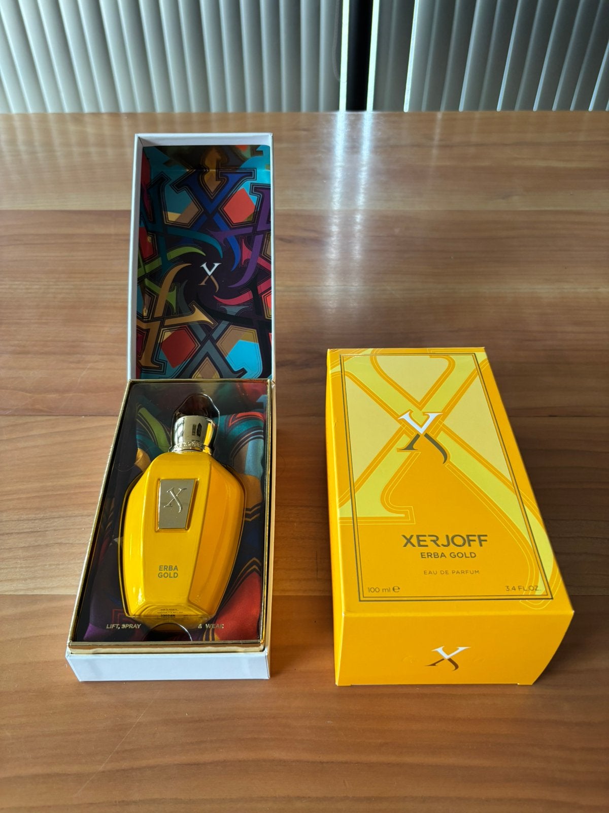 Xerjoff Erba Gold leeg parfumflesje, Sieraden, Tassen en Uiterlijk, Verzenden, Gebruikt