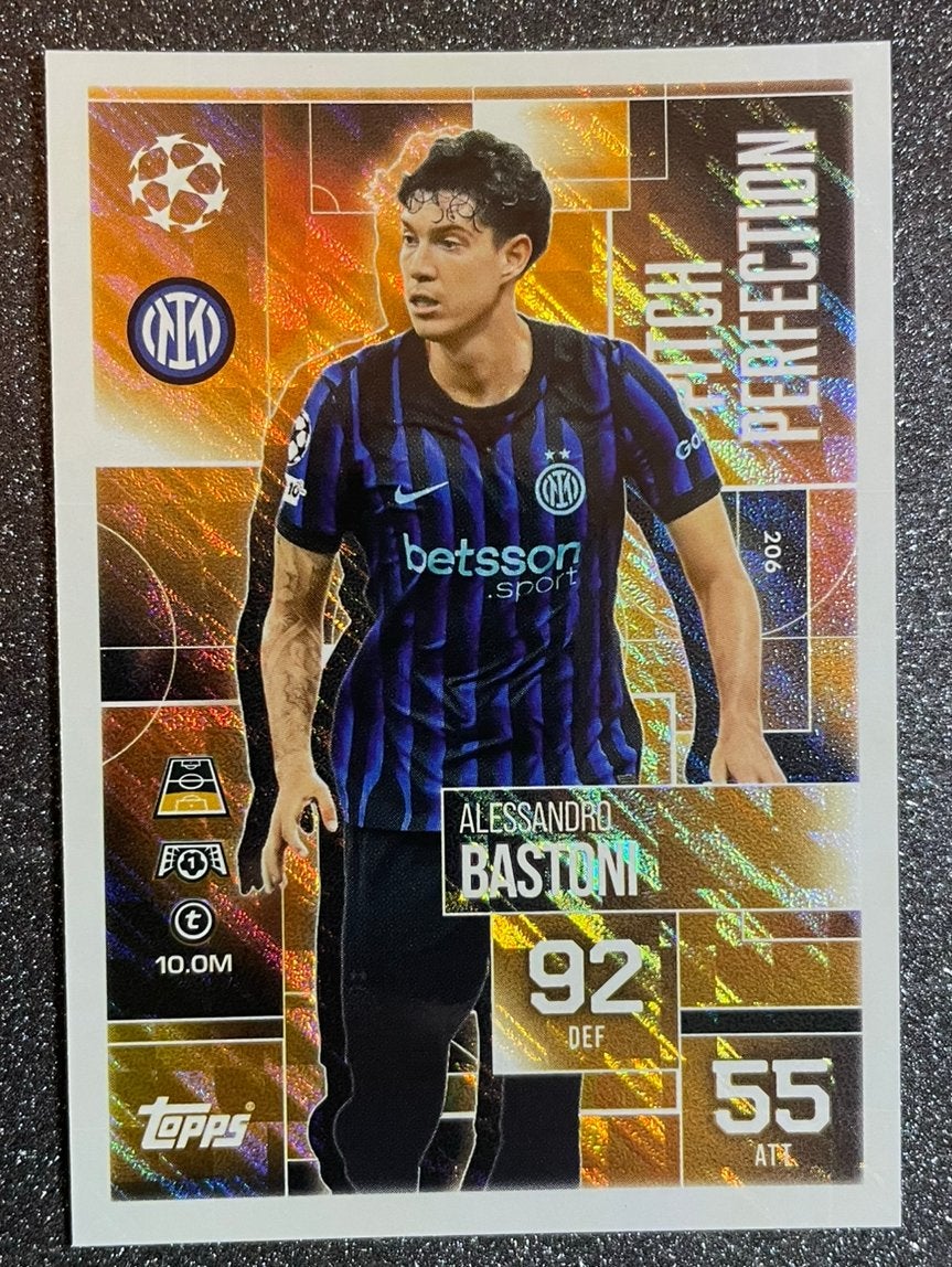 Topps MA EXTRA 25/26 PITCH PERFECTION BASTONI INTER MILAN, Verzenden, Zo goed als nieuw, Plaatje
