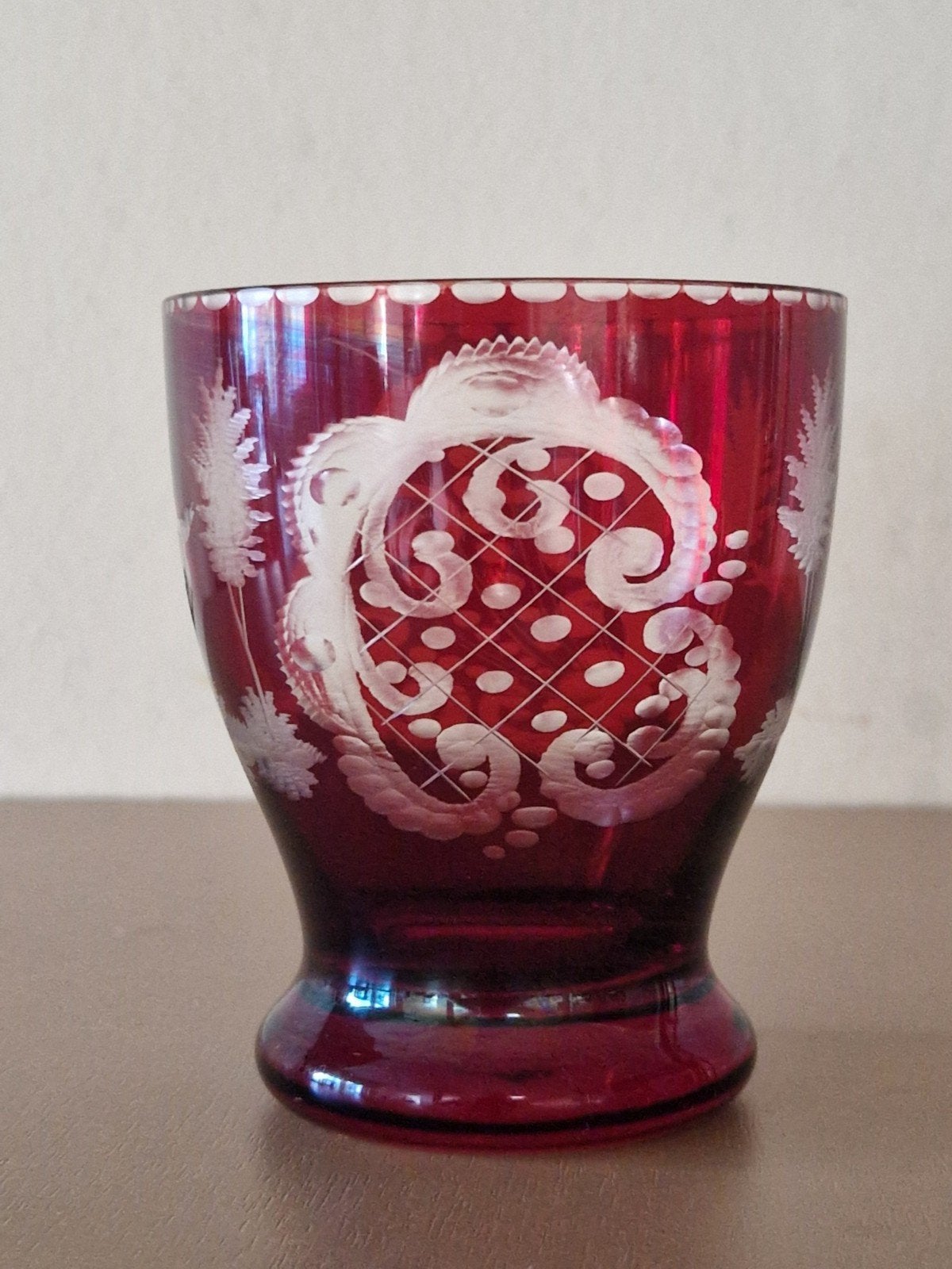 Antiek Robijnrood Glas met Jachtscène Gravure, Ophalen of Verzenden