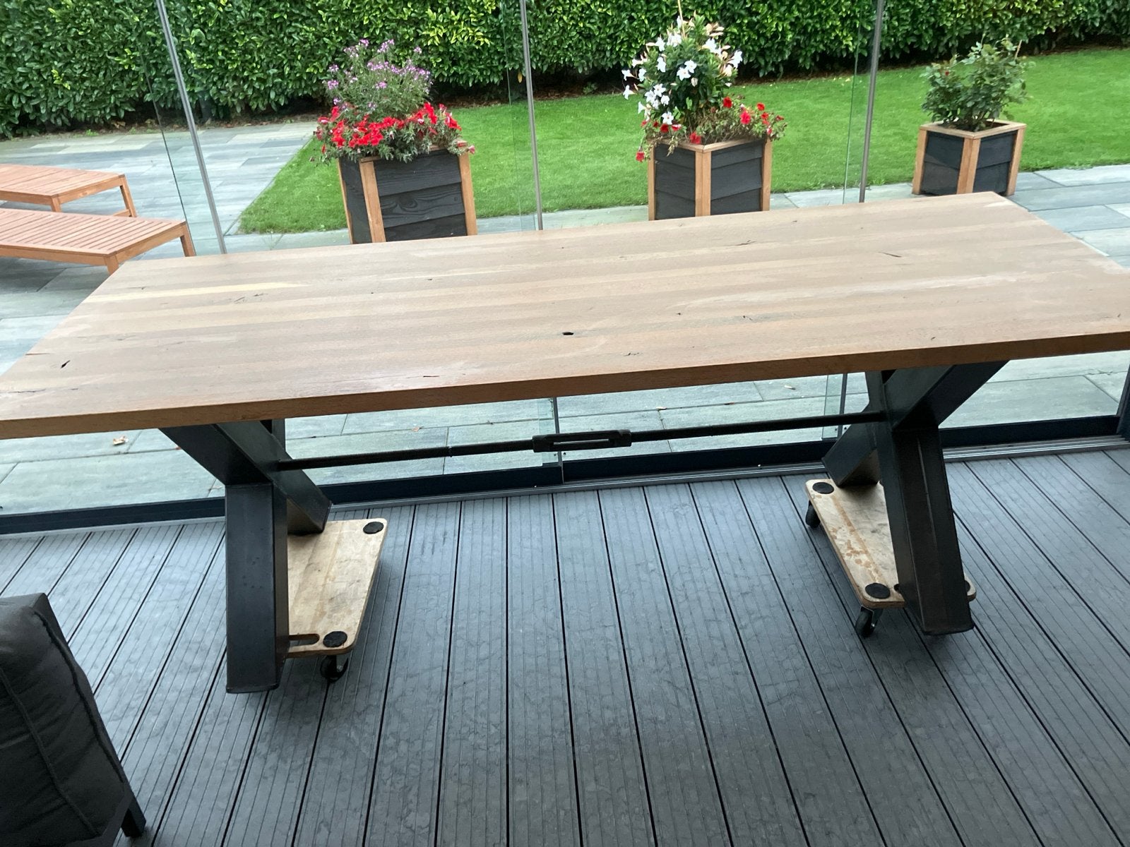 Massief eiken eettafel met industriële look, Huis en Inrichting, Ophalen, Gebruikt, Eikenhout, 200 cm of meer