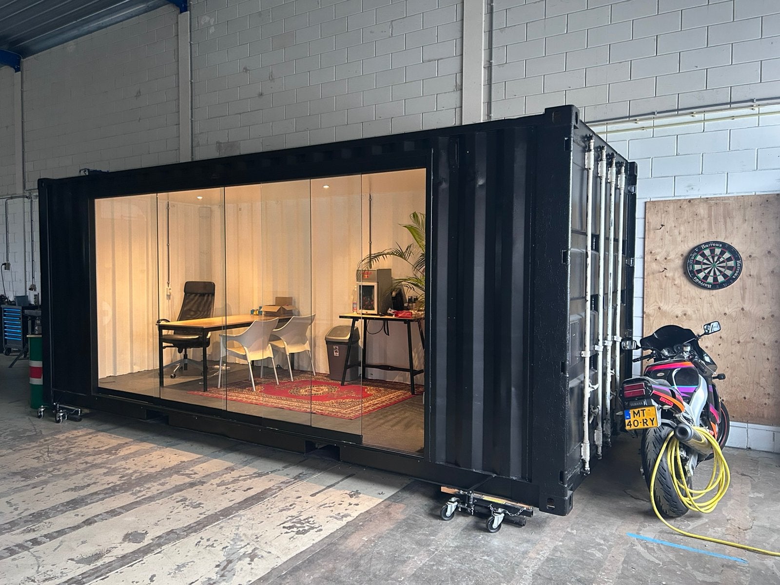 Zeecontainer/kantoorunit tuin overkapping, Ophalen, Zo goed als nieuw, 500 cm of meer, 3 ramen of meer