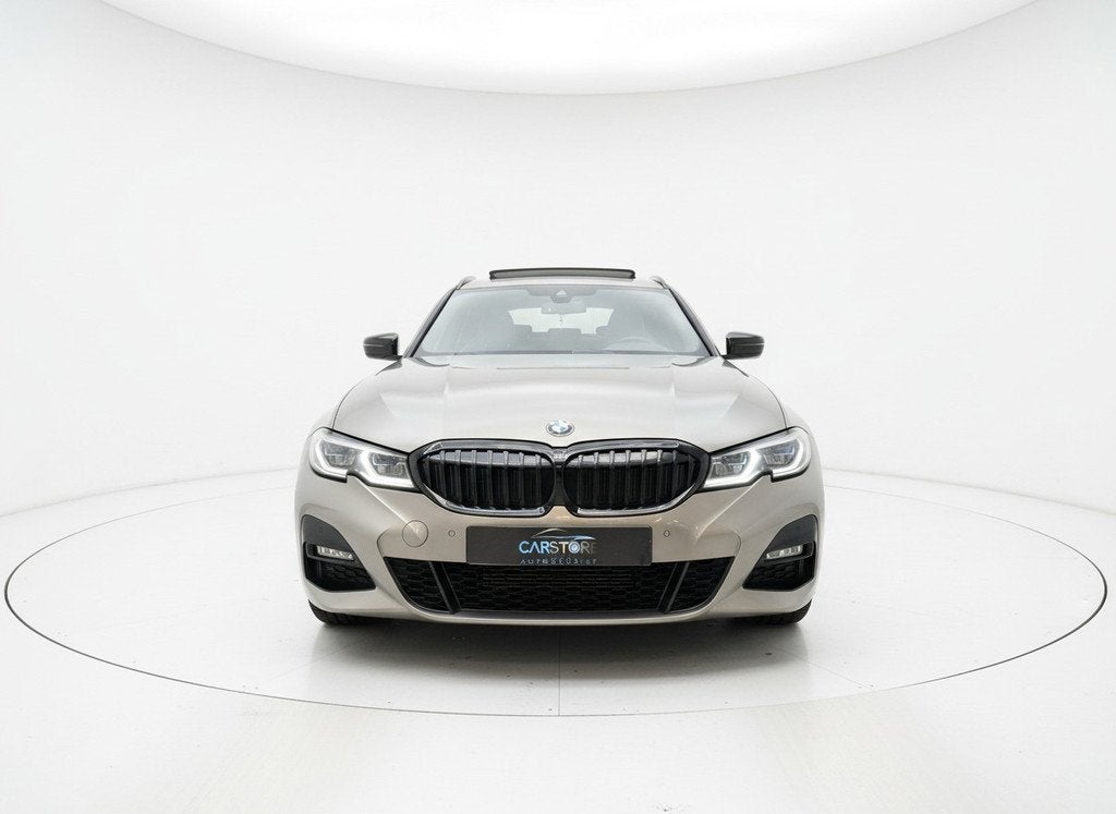 BMW 3-serie Touring 320i M PAKKET LIVE COCKPIT PANO CAMERA, Auto's, BMW, Automaat, 1998 cc, Achterwielaandrijving, Gebruikt
