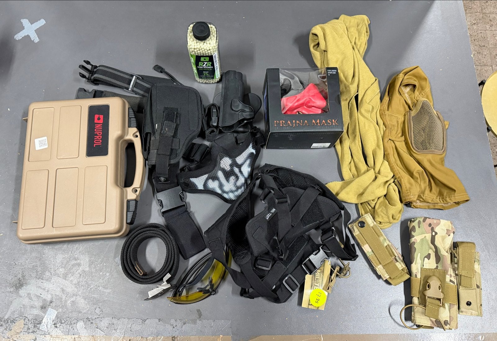 Airsoft uitrusting: koffer, maskers, holsters enz, Ophalen of Verzenden, Gebruikt