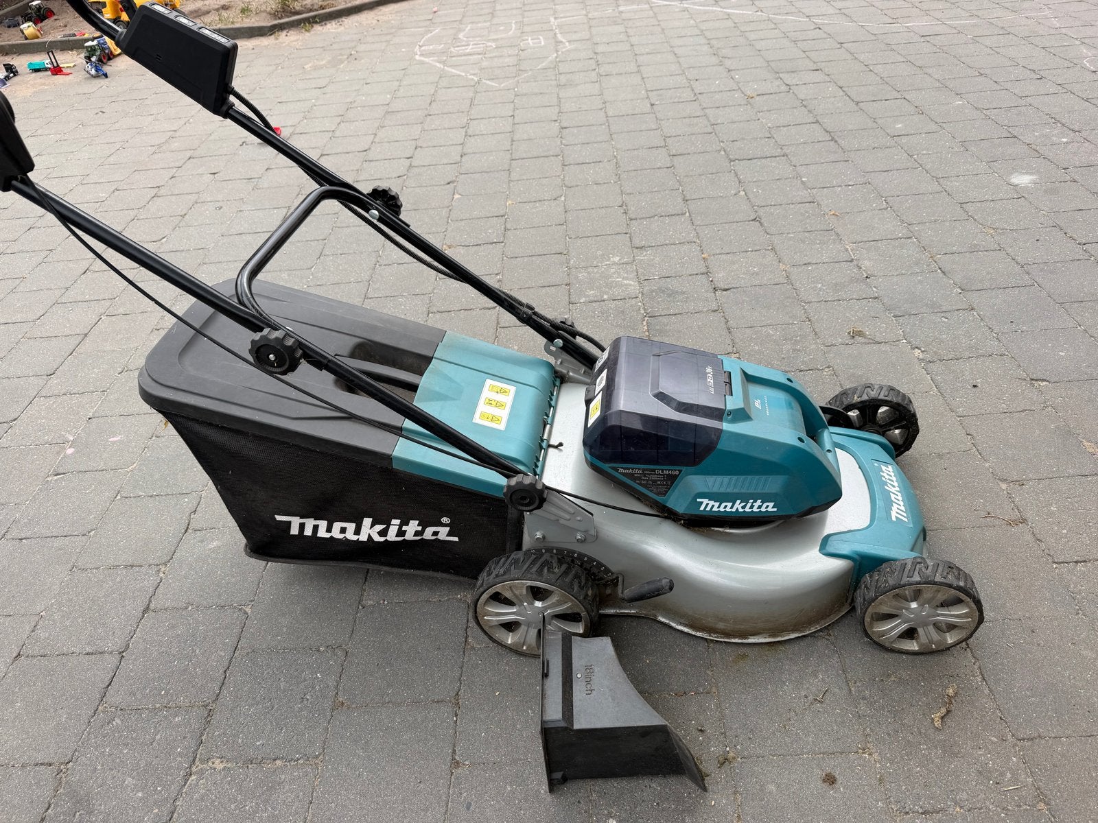 Makita DLM460 Accu-grasmaaier 460mm - Zo goed als nieuw, Ophalen, Cirkelmaaier, Accu-grasmaaier, Mulchfunctie