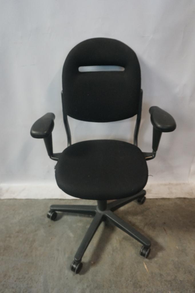 Ahrend ergonomische bureaustoel | model 220, Huis en Inrichting, Bureaustoelen, Gebruikt, Zwart, Ophalen of Verzenden, Bureaustoel