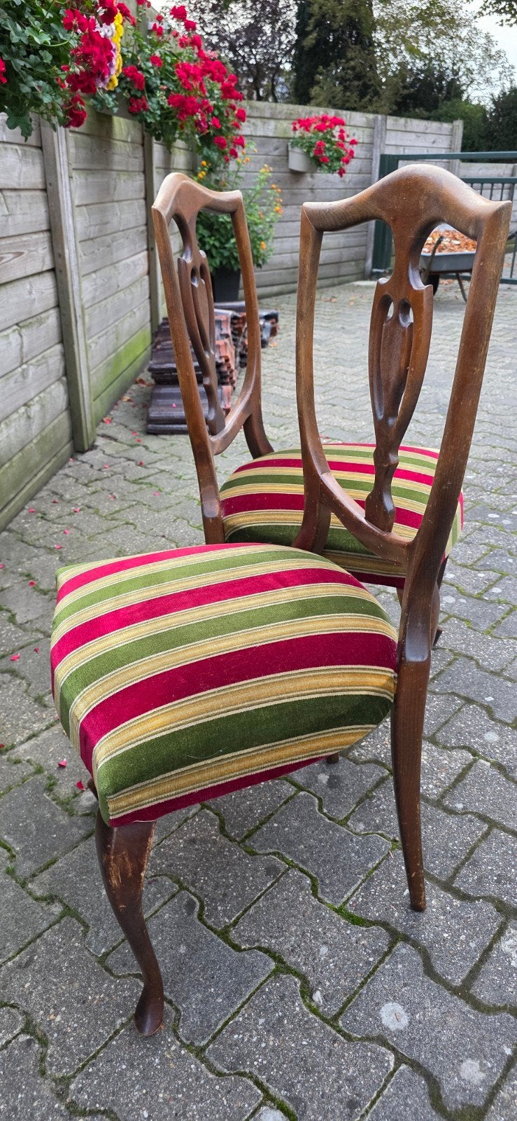 Set van 2 Antieke Houten Stoelen met Gestreepte Bekleding, Ophalen