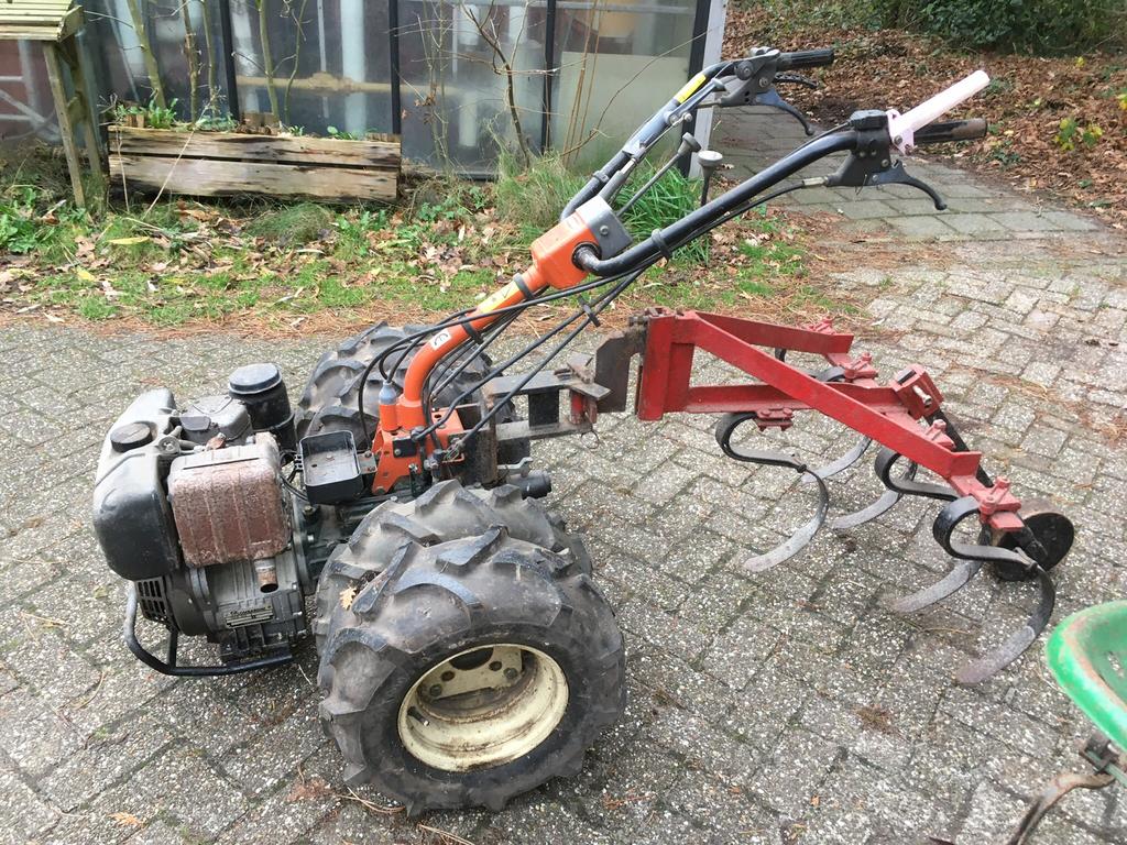 Tuintrekker met ploeg en cultivator, Tuin en Terras, Overige Tuin en Terras, Ophalen, Gebruikt