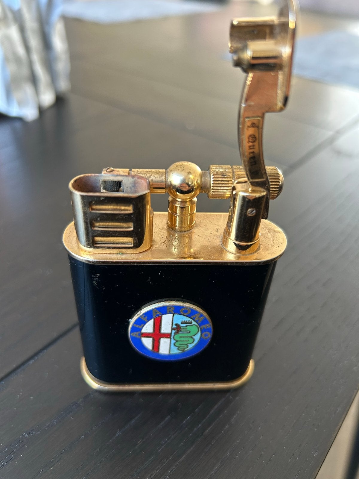 Vintage Queen Tafelaansteker - Alfa Romeo Logo, Ophalen of Verzenden, Gebruikt, Aansteker