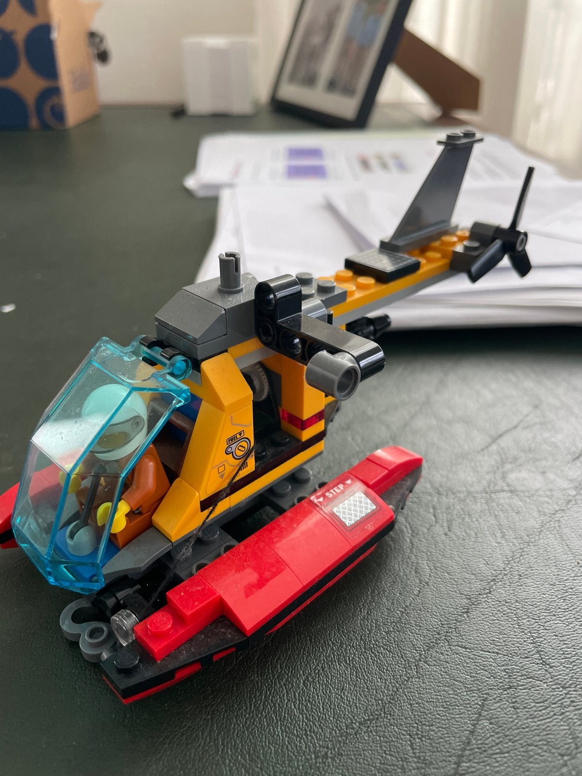 LEGO City Helikopter met piloot en reddingsboot, Ophalen, Zo goed als nieuw, Overige merken