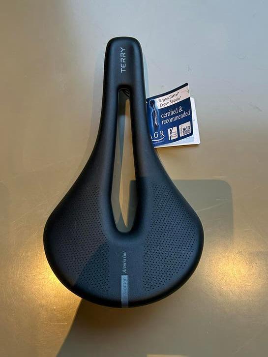 Ergonomisch fiets zadel zwart NIEUW, Fietsen en Brommers, Ophalen of Verzenden, Zo goed als nieuw, Zadel