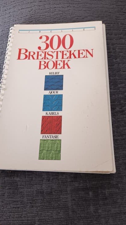 2 brei boeken per stuk bieden, Ophalen, Zo goed als nieuw, Patroon of Boek