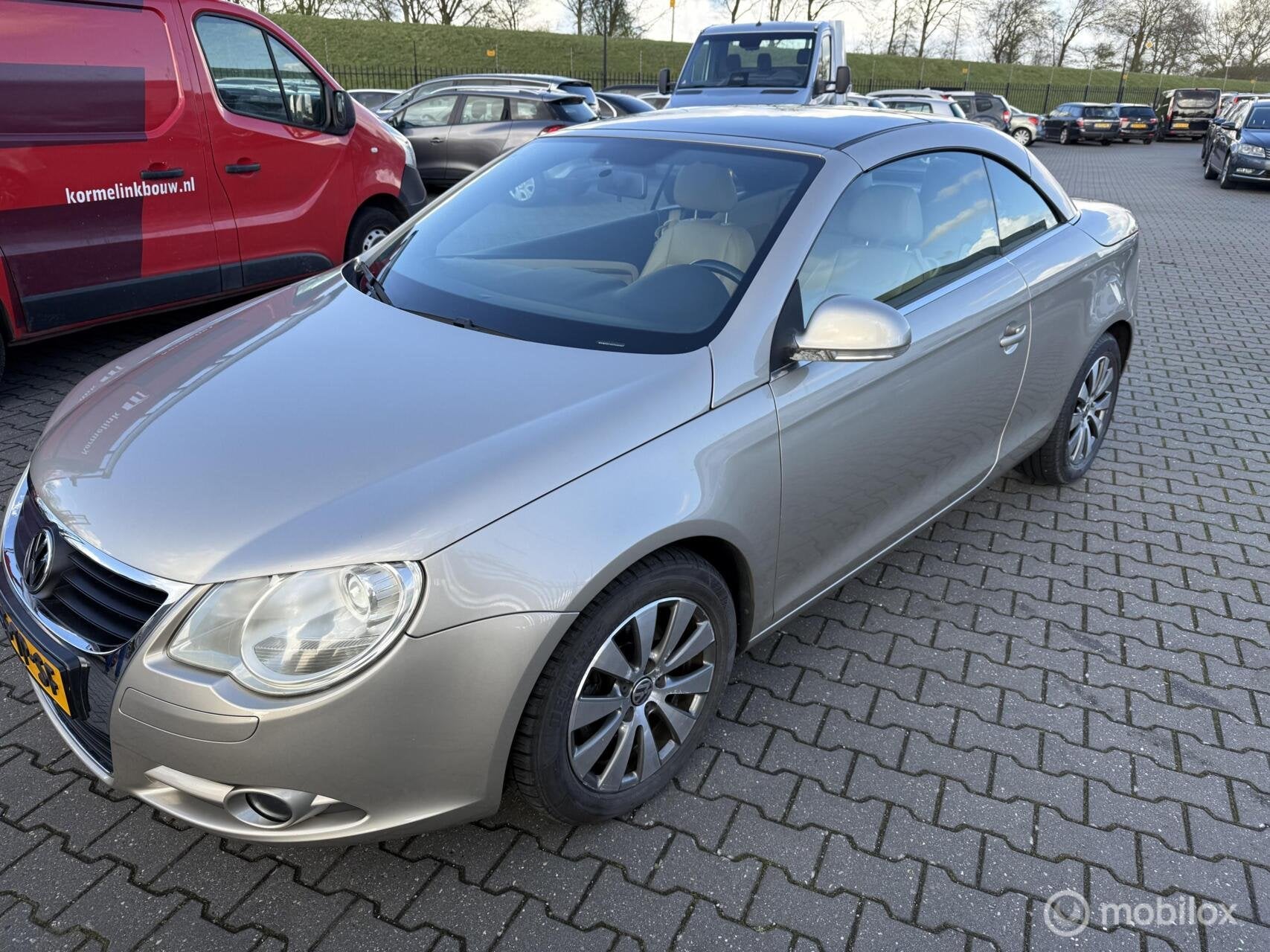 Volkswagen Eos 2.0-16v FSI leer, Voorwielaandrijving, Gebruikt, 4 cilinders, 4 stoelen
