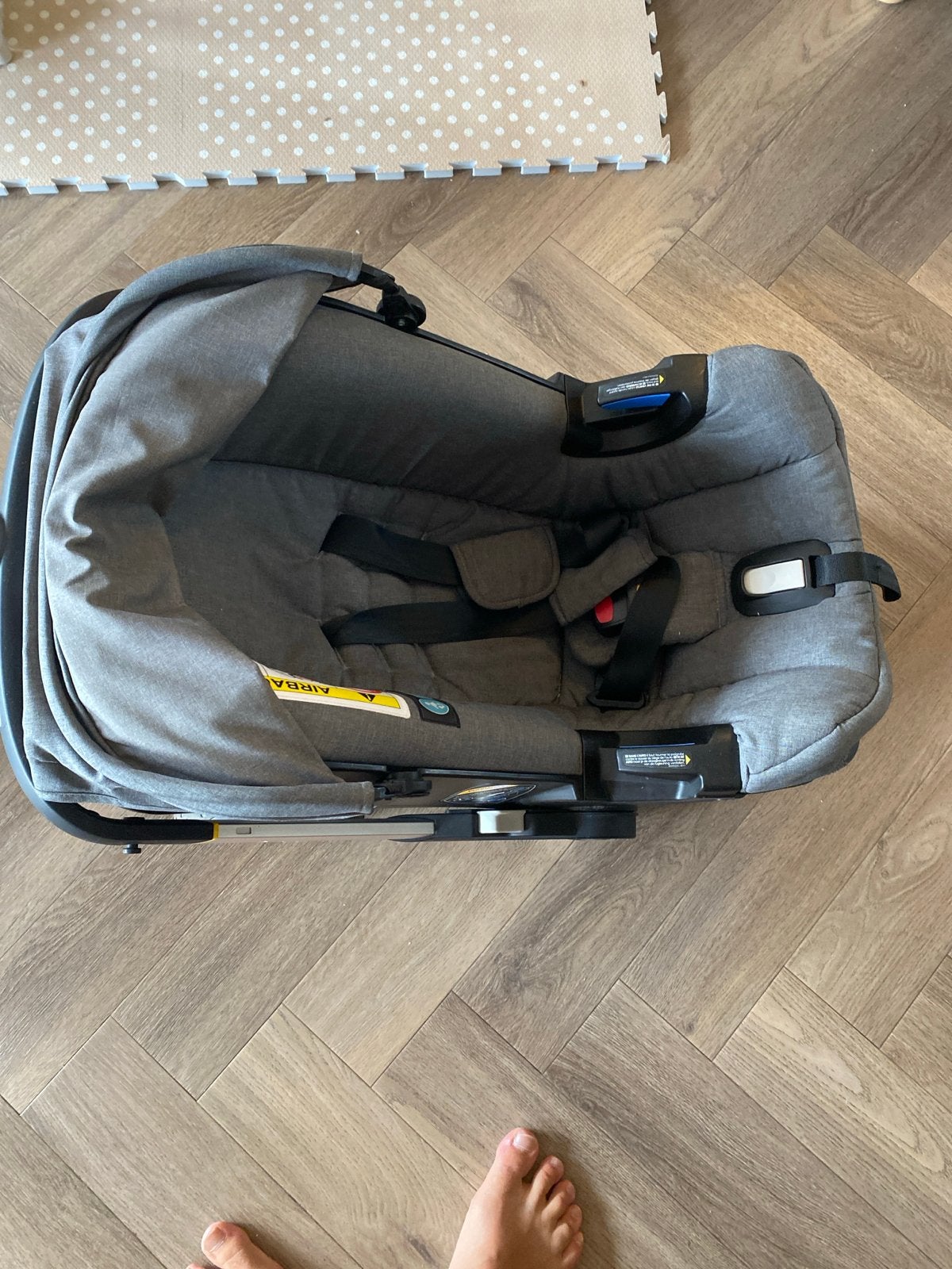 Doona autostoel en kinderwagen in één, Overige merken, 0 t/m 13 kg, Gebruikt, Autogordel
