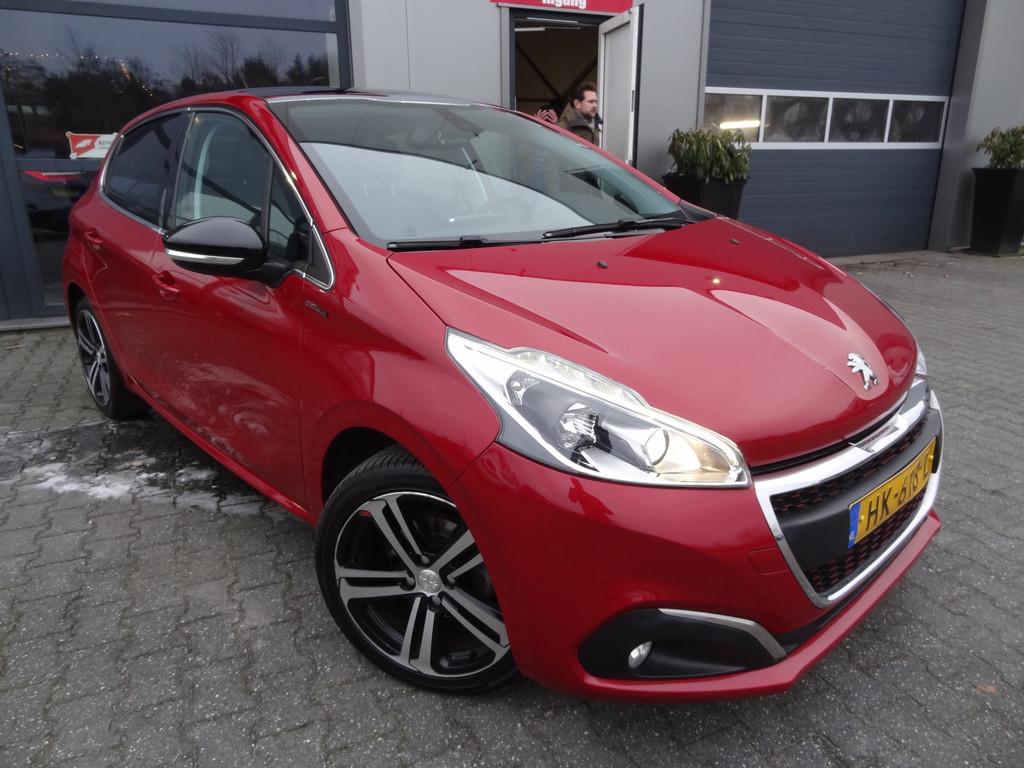 Peugeot 208 | 1.2 | GT-line | NL-AUTO | PANO | TREKHAAK | CR, Voorwielaandrijving, Stof, 23 km/l, Origineel Nederlands