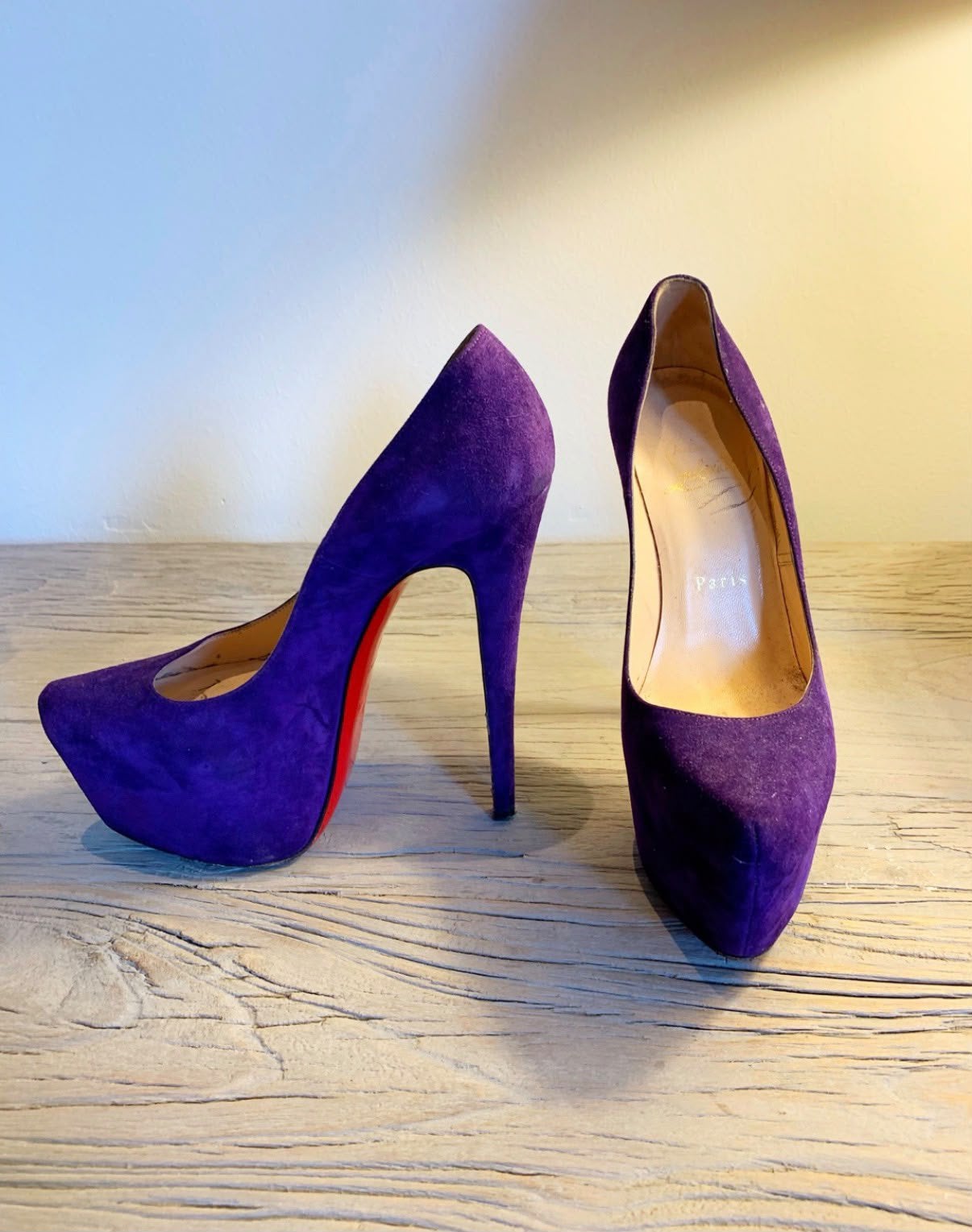 Christian Louboutin daffodile 160 paars suede, Ophalen of Verzenden, Zo goed als nieuw, Overige kleuren