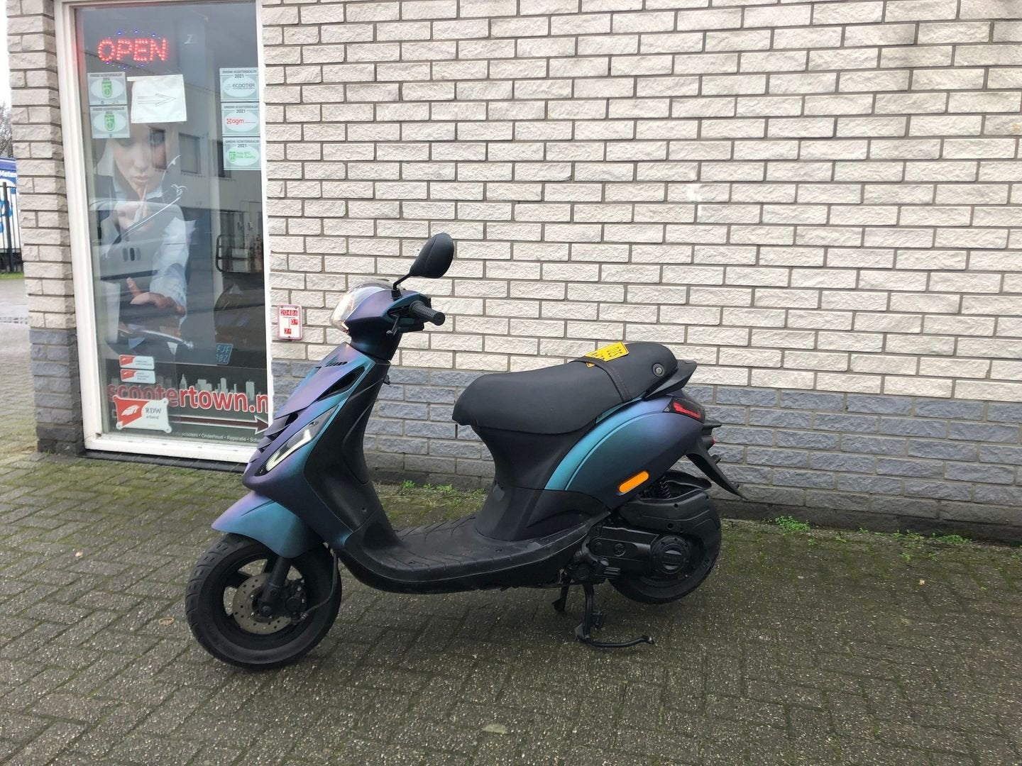 LEUKE PIAGGIO ZIP SP 45KM BROM 4-T MAT CAMELEON  2020 2000KM, PIAGGIO, Onbekend, Onbekend