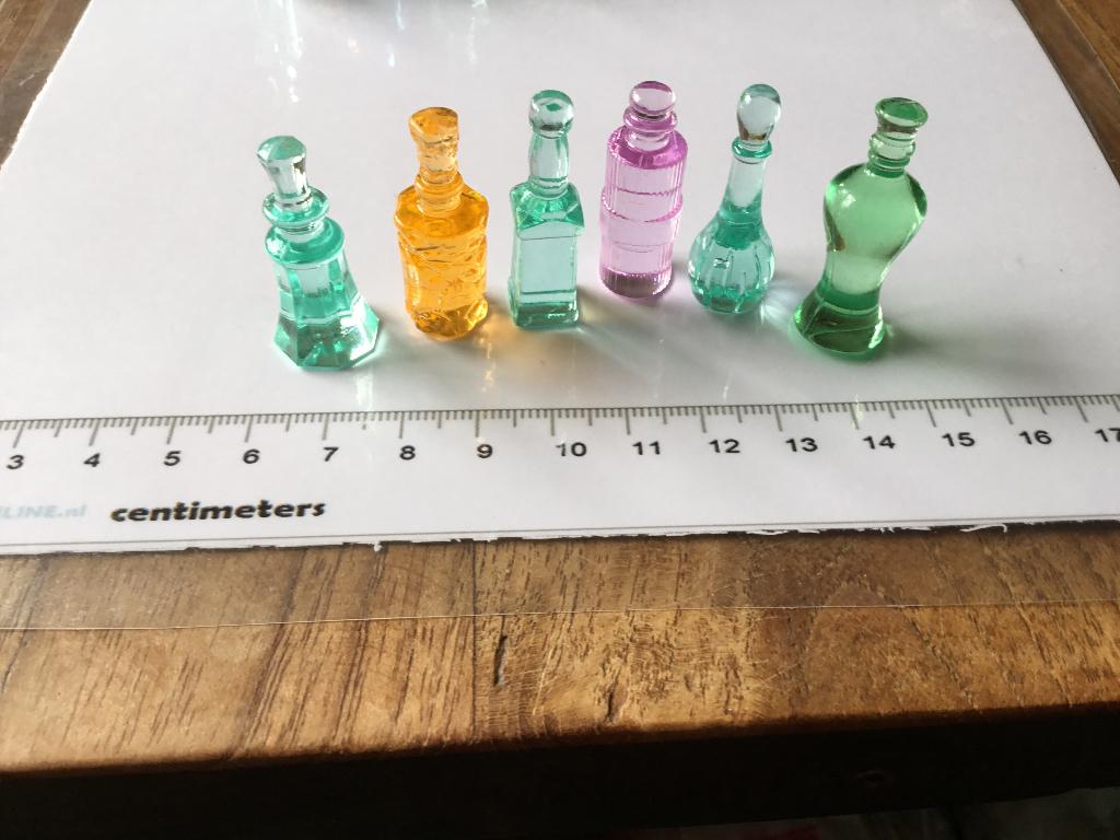 Poppenhuis miniaturen sierflesjes 12, Ophalen of Verzenden, Nieuw, Poppenhuis