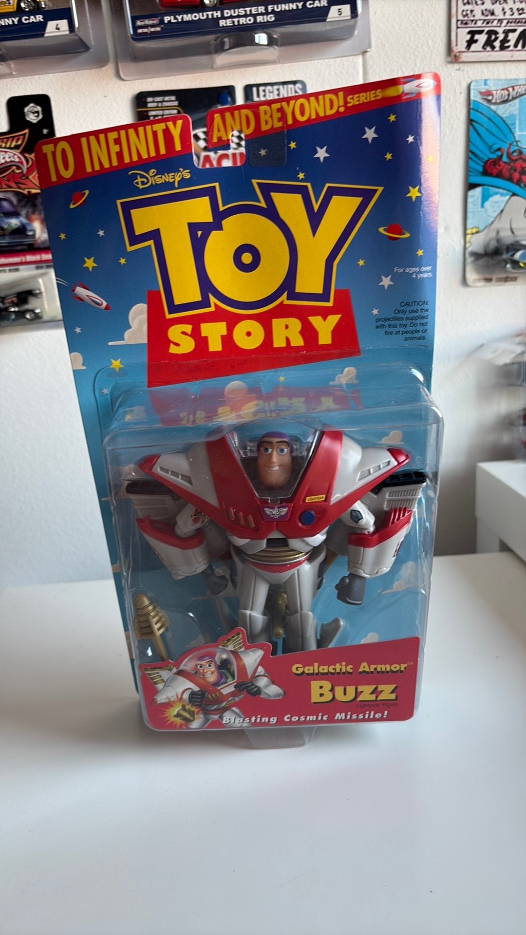 Toy Story Galactic Armor Buzz Lightyear, Verzamelen, Disney, Ophalen of Verzenden, Overige figuren, Nieuw, Beeldje of Figuurtje