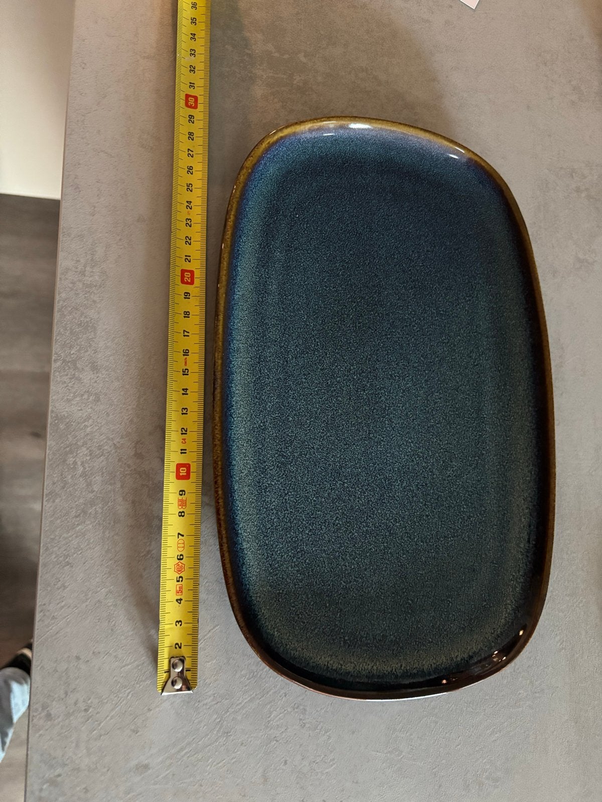 IKEA Gladelig Grote Serveerborden - 2 Stuks, Huis en Inrichting, Keramiek, IKEA, Ophalen of Verzenden, Zo goed als nieuw