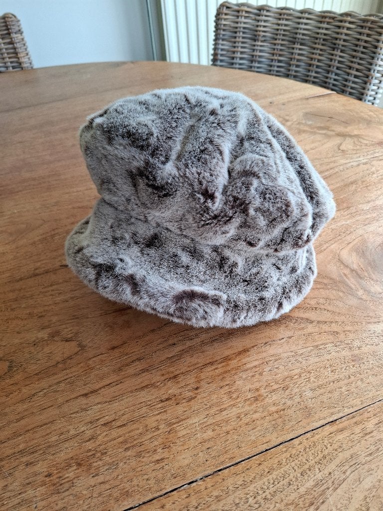 Fraaie en heerlijk warme winterhoed, Ophalen of Verzenden, Nieuw, 58 cm (L, 7¼ inch) of meer, Hoed