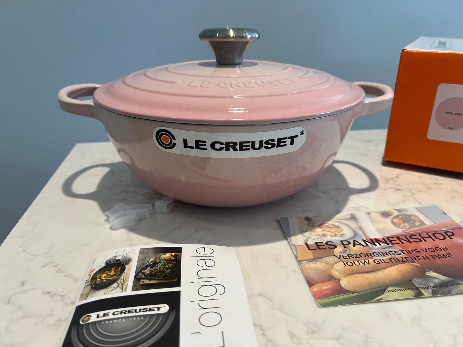 Nieuwe Le Creuset Marmite Shell Pink 24 cm, Nieuw, Le Creuset, Ophalen of Verzenden, Le Creuset