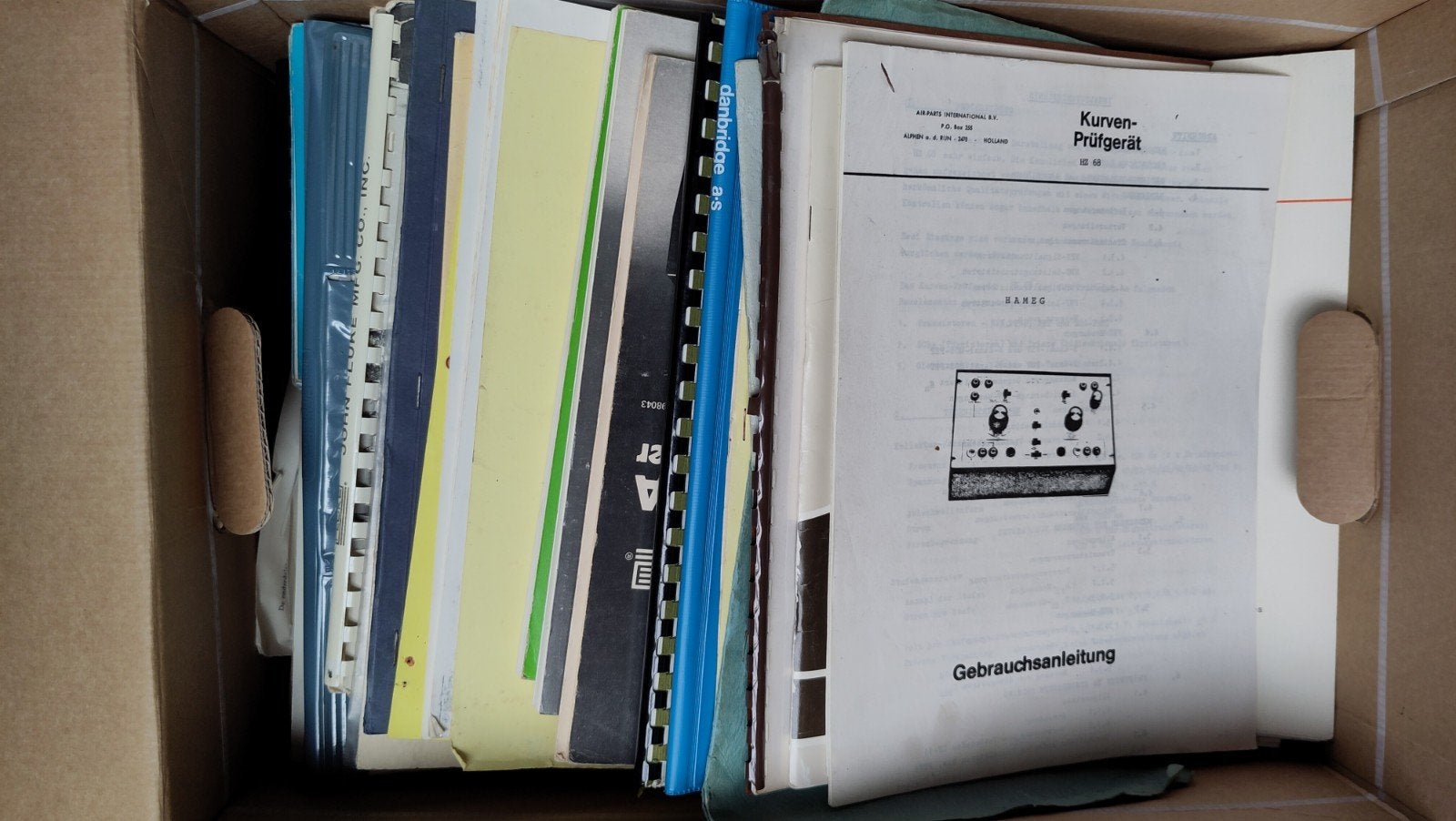 doos vol manuals voor meetapparatuur, Ophalen, Zo goed als nieuw, Elektriciteit