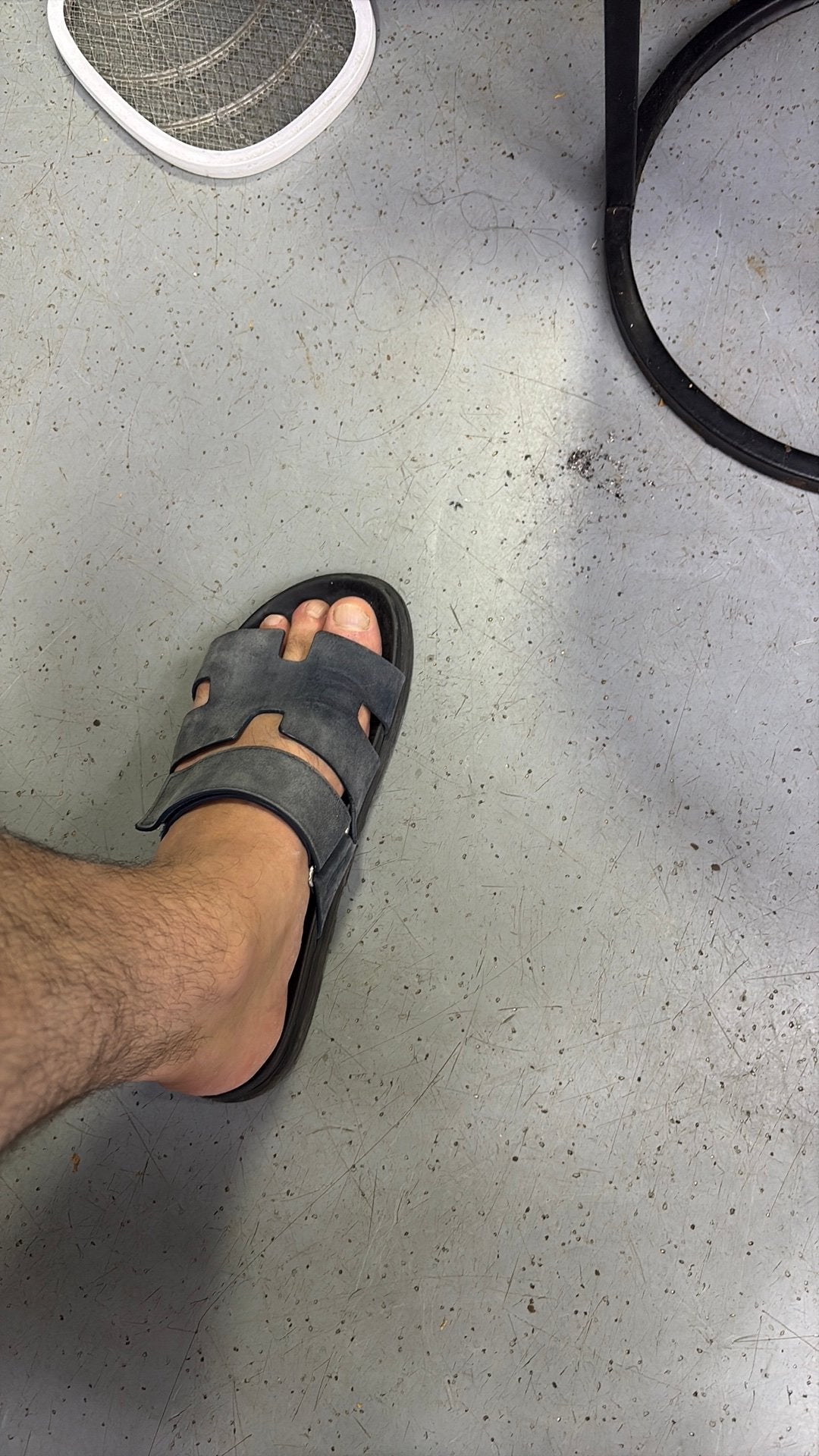 Hermes slippers, Kleding | Heren, Schoenen, Ophalen, Zo goed als nieuw, Zwart