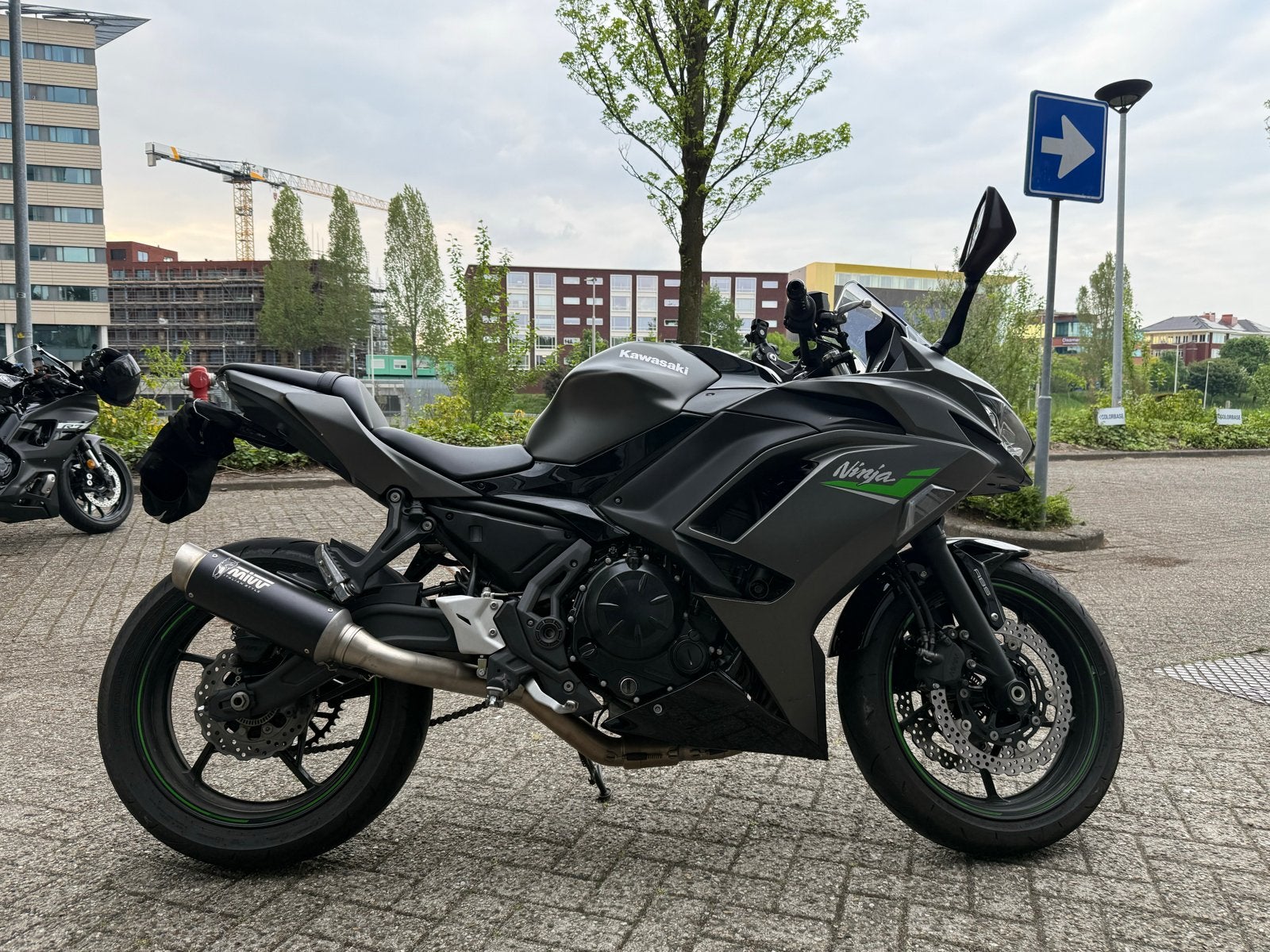 Kawasaki Ninja 650 2024 (A2) - 4905 KM - MIVV uitlaat, Motoren, 2 cilinders, Gebruikt, Meer dan 35 kW, Minimaal motorrijbewijs A2